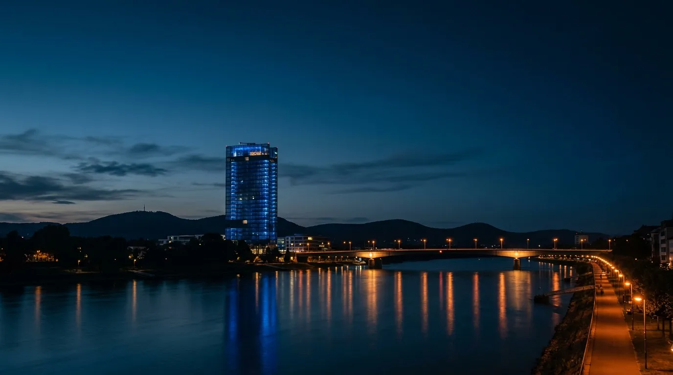 Bonn zur blauen Stunde mit Post Tower und Kennedybrücke am Rhein